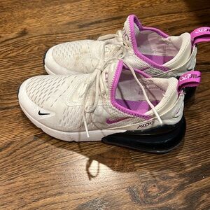 Girls Nike Air 270.  Good condition.  Size 3.5